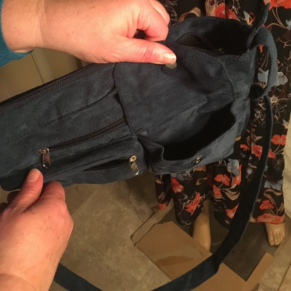 NIB Teal suede leather crossbody multi-pocket bag - Picture 5 of 7